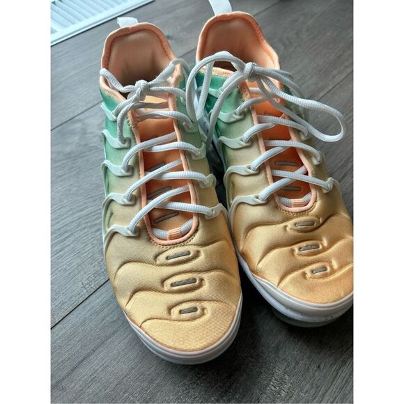 Nike Vapormax size 7.5 Women's White Light Menta AO4550-100 - Picture 1 of 6
